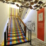 Vue de l'exposition : escalier. Image : nicolas adam studio - architecte scénographe