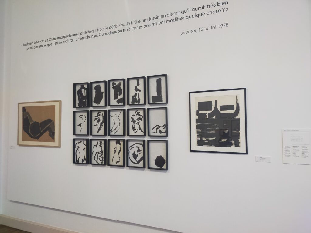 Série d’oeuvre à l’encre de Chine, expérimentation autour de la représentation du corps. Photo: Jessica de Bideran