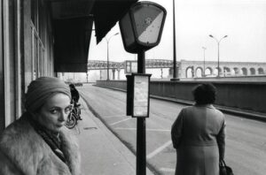 Claude Dityvon, 18 heures, Pont de Bercy, Paris, 1979, Tirage gélatino-argentique Collection MEP, Paris. Acquis en 1979 © Claude Dityvon