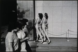 Bernard Pierre Wolff, Shinjuku, Tokyo, 1981 Tirage gélatino-argentique Collection MEP, Paris. Legs de l’auteur en 1985