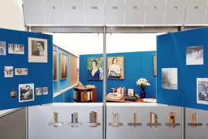 Un’immagine della mostra Uno, cinque, dodici. Ottant’anni del Premio Strega, a cura di Maria Luisa Frisa e Mario Lupano (Roma, Museo MACRO, 29 aprile-20 settembre 2026). Foto di ©Louis De Belle